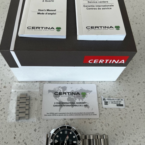 Certina DS Diver Stainless Steel Quartz Watch - Picture 9 of 12